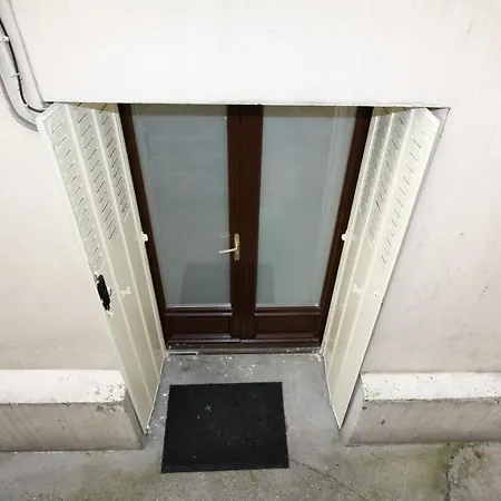 Appartement J Simon Apartment *
